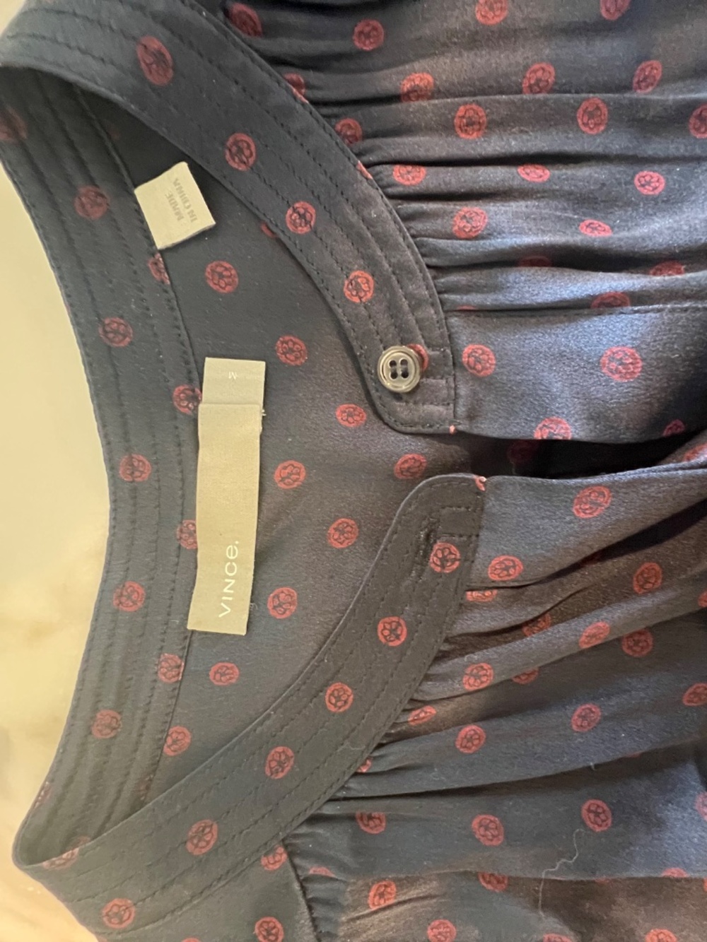 Vince navy silk pop-over top size L - Picture 3 of 3